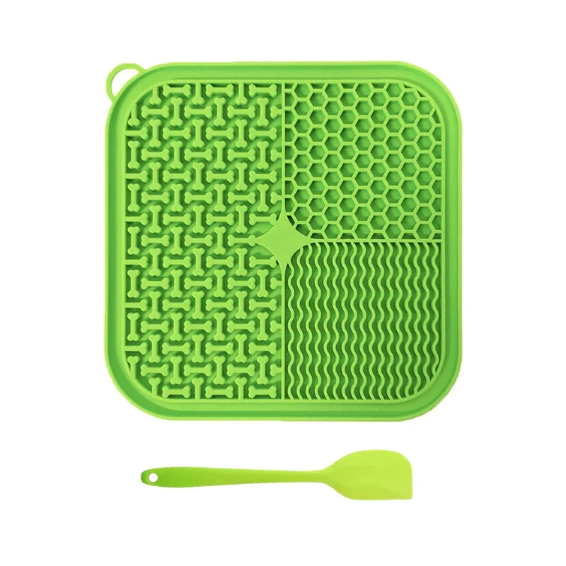 CalmiChew™ Licking Mat – Suction-Backed Slow Feeder for Dogs & Cats