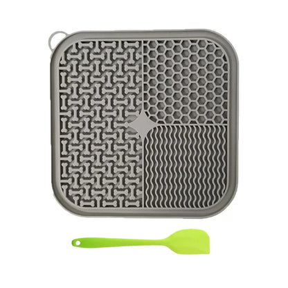 CalmiChew™ Licking Mat – Suction-Backed Slow Feeder for Dogs & Cats